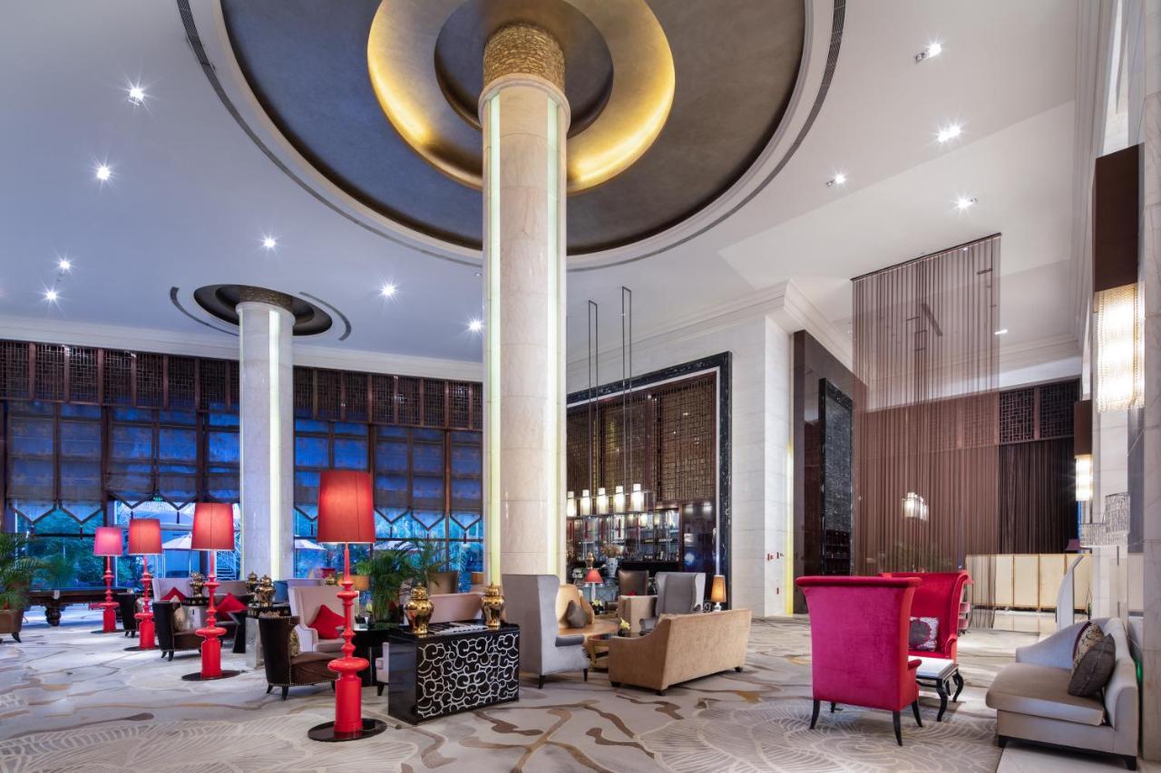 Wyndham Grand Plaza Royale Colorful Yunnan Hotel Kunming Exterior photo