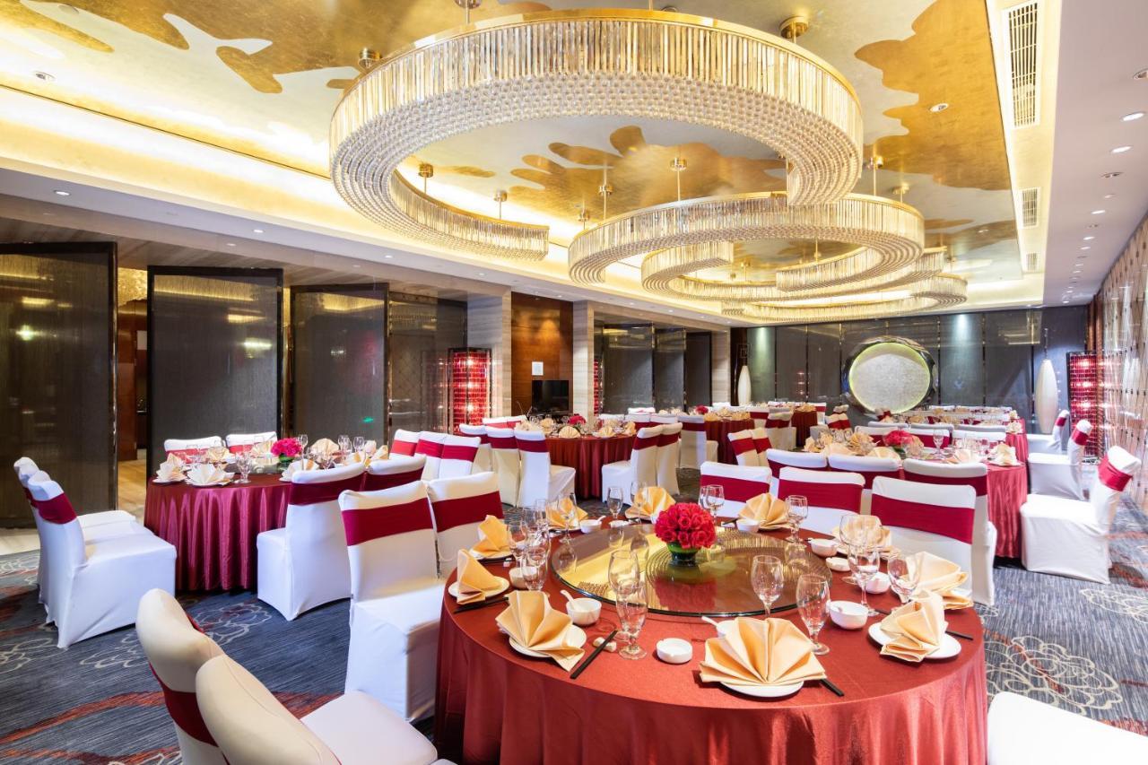 Wyndham Grand Plaza Royale Colorful Yunnan Hotel Kunming Exterior photo