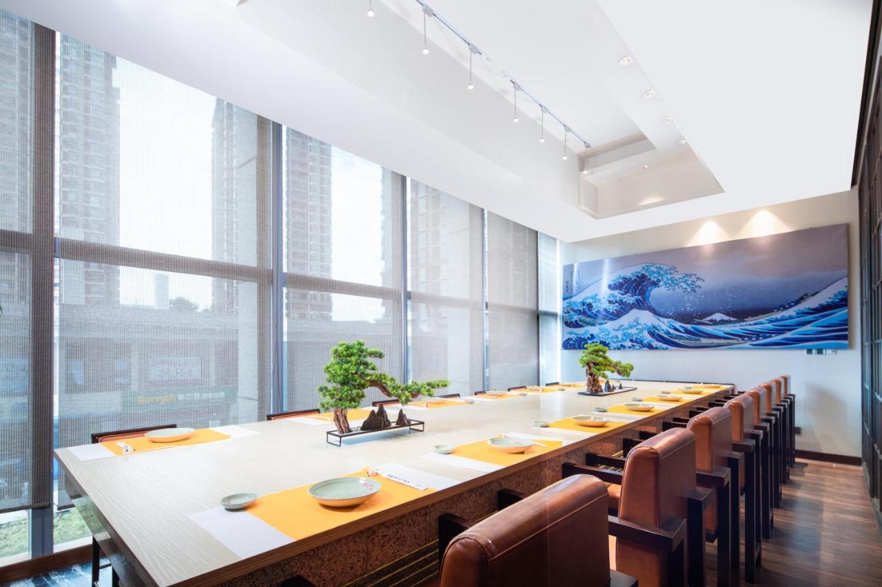 Wyndham Grand Plaza Royale Colorful Yunnan Hotel Kunming Exterior photo