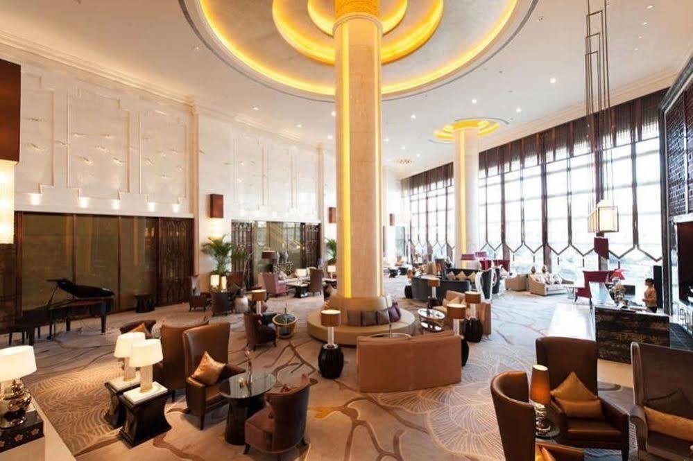Wyndham Grand Plaza Royale Colorful Yunnan Hotel Kunming Exterior photo